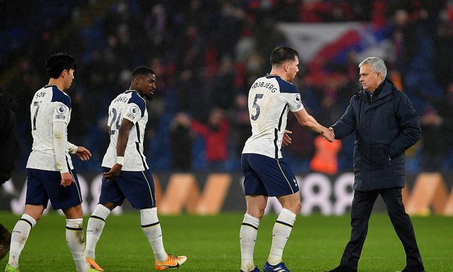 袁甲：成都个别球迷对阿奇姆彭种族歧视的行为必须严惩